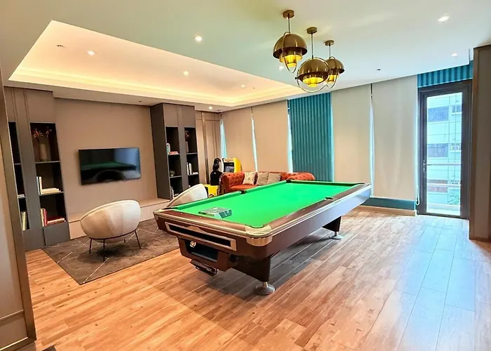 In Aurora Escalades Cubao With Fast Wi-fi Apartment