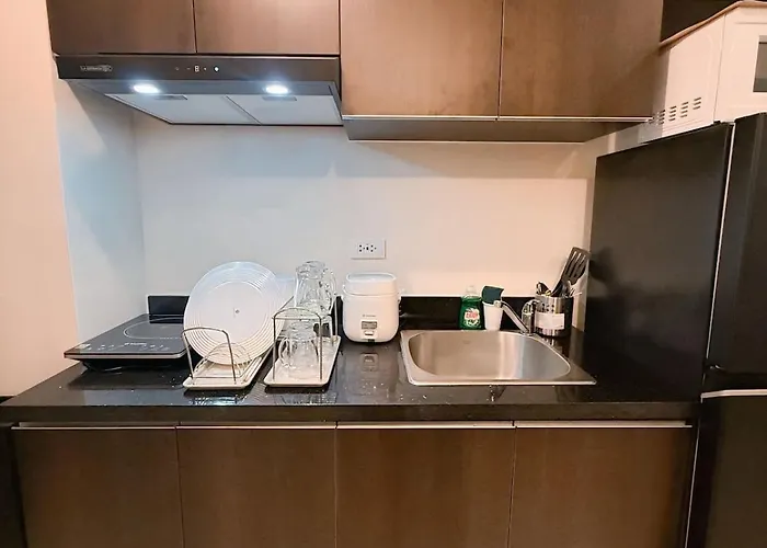 In Aurora Escalades Cubao With Fast Wi-fi Apartment