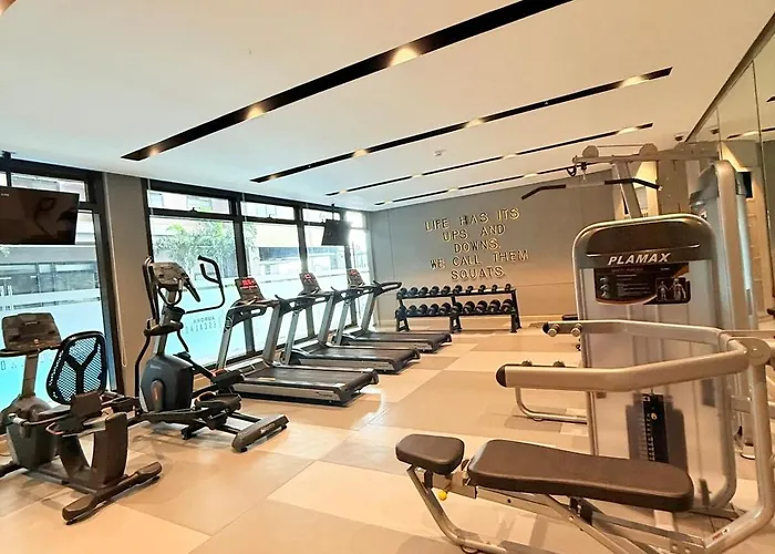 In Aurora Escalades Cubao With Fast Wi-fi Apartment