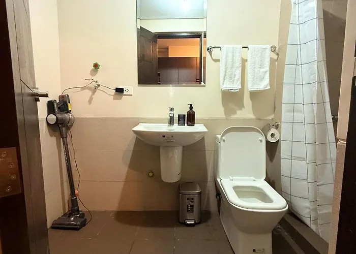 In Aurora Escalades Cubao With Fast Wi-fi Apartment *