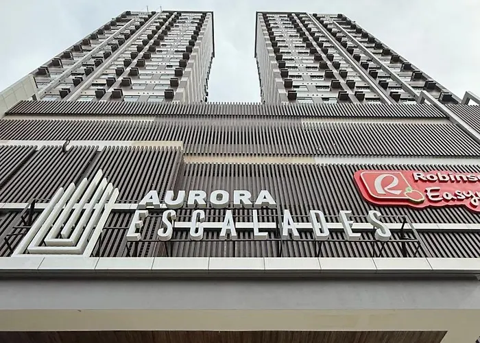 In Aurora Escalades Cubao With Fast Wi-fi Apartment Manila